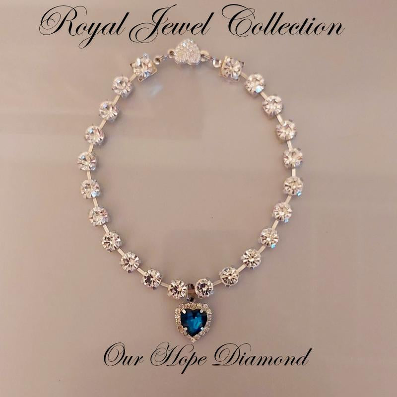 Elegant Blue Diamond Heart Necklace Pet Collar - Safe Magnetic Breakaway Design with Crystal Accents for Small Dogs & Cats